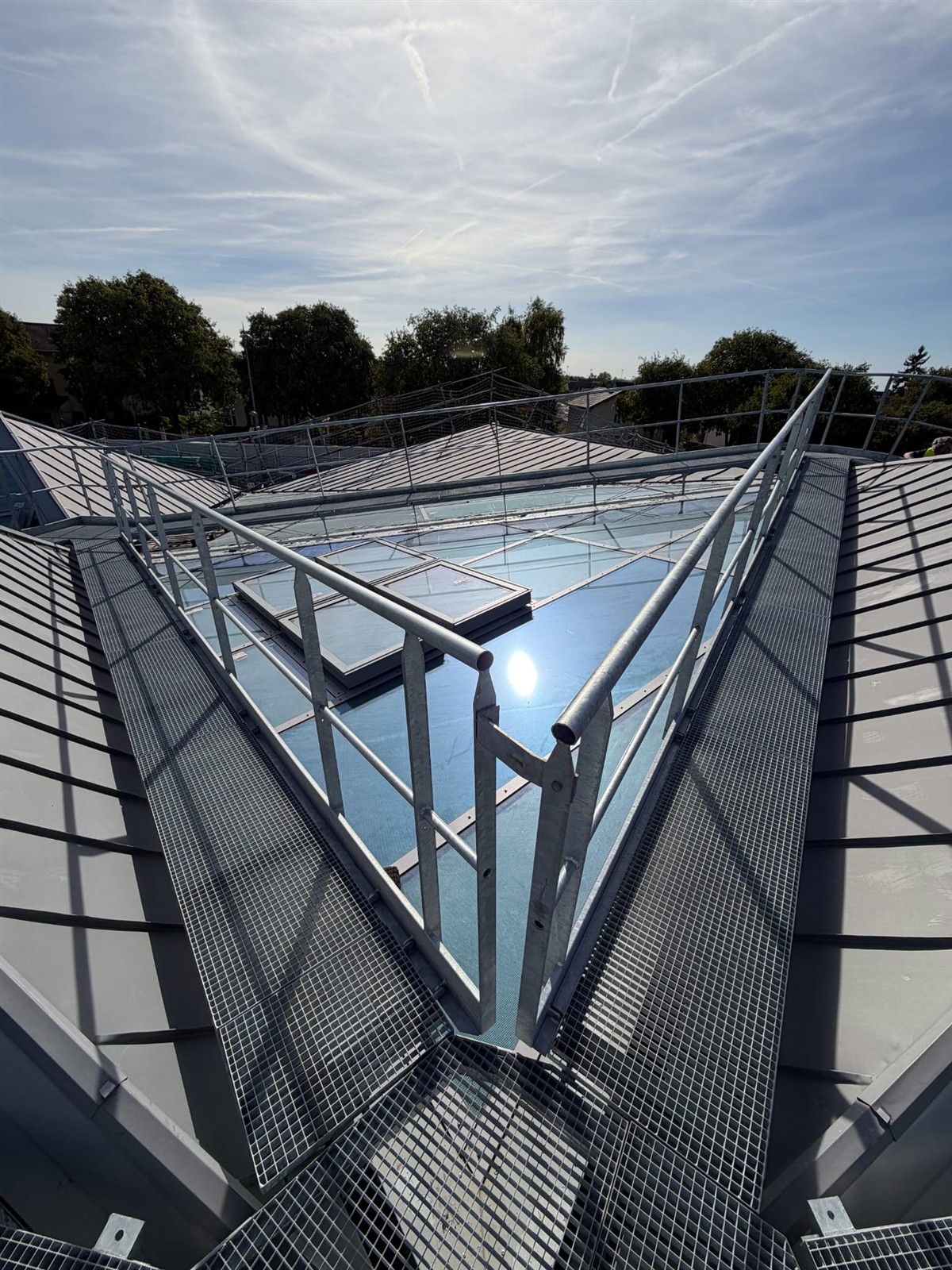 Verrière à ossature acier, gare du Blanc-Mesnil