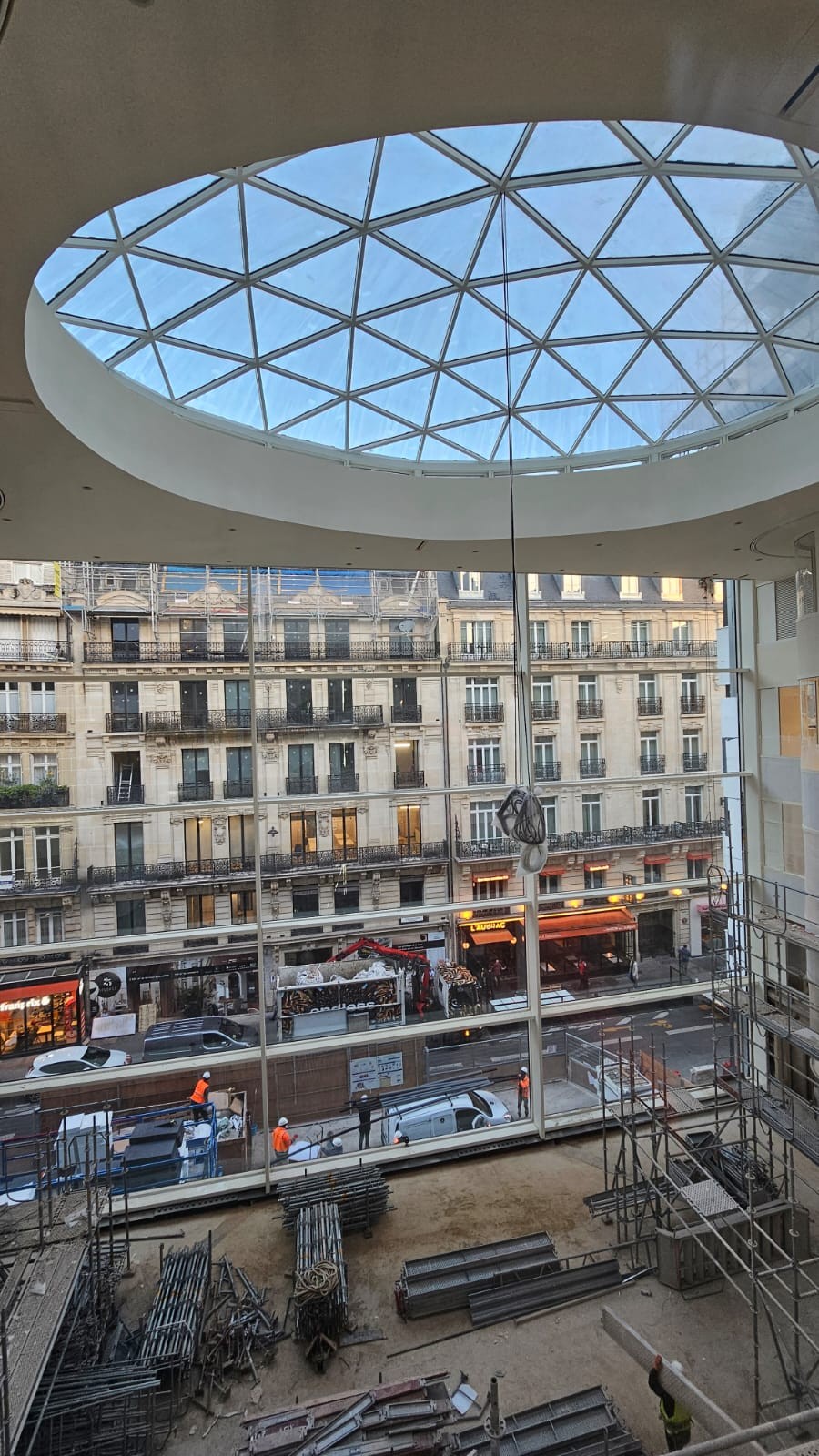 Verrière ronde à ossature acier et façade vitrée, MARBEUF, Paris 8e